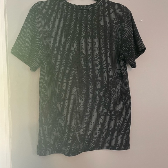 Nike Dri-fit shirt - Picture 5 of 5